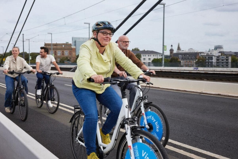 Düsseldorf: Aventura en bici en grupoExcursión en bici en grupo con bicicleta de alquiler en alemán