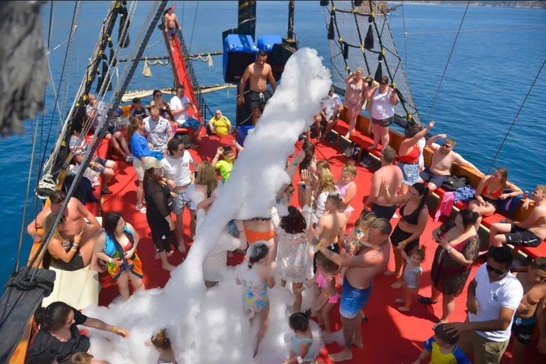 Alanya: romantic and party Boat with Lunch Drinks,Transfers Alanya: PirateBoat Trip Lunch Swimming Breaks (No transfer)