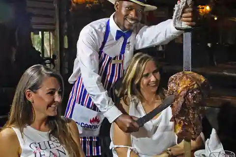 Nairobi: Bomas of Kenya e tour del ristorante Carnivore