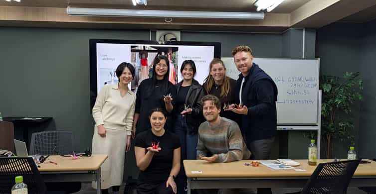 Tokyo: Learn Traditional Origami with a Local