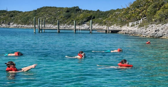 Nassau: Rose Island Cruise with Snorkeling and Drinks