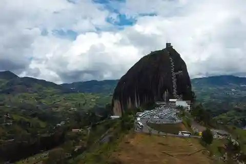 De Rionegro: tour privado Guatapé, café, pedra e represa