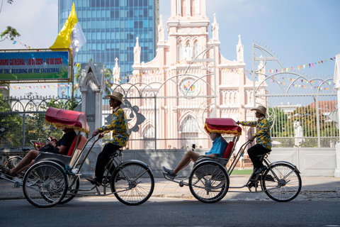 Da Nang: Cyclo City Tour with Coffee-Making Workshop