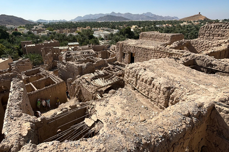 Da Muscat: tour di 5 giorni della città, degli uadi e del desertoCittà, wadi e deserto