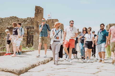 Pompeii and Amphitheatre group tour with an archaeologist Italian Tour