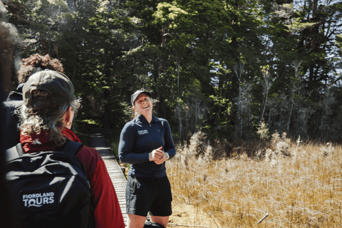 Te Anau: Jetbootfahrt &amp; geführte Wanderung auf dem Kepler Track
