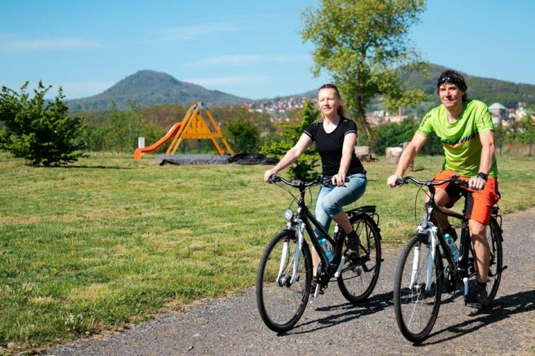 Bad Schandau: tour in bici e gommone a DěčínZattera con 4 posti