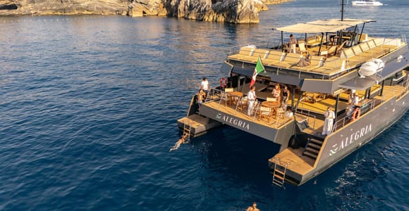 Catamaran experience with Lunch Box - the Gulf of Poets from the sea