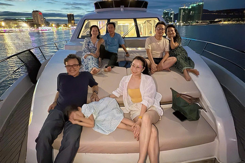 Da Nang: Private Luxury Yacht & Dragon Bridge Fire Show Luxury 2-Hour Ocean Mansion Yacht Charter – 4-Bedroom Bliss