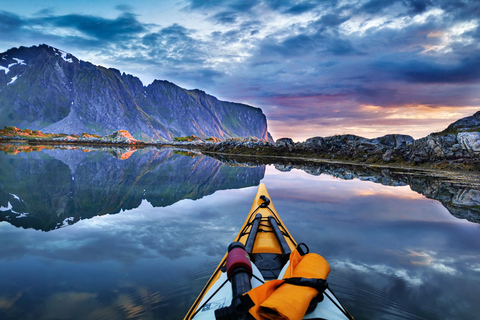 إيجوم: جولة جزر لوفوتن منتصف الليل صن كاياك