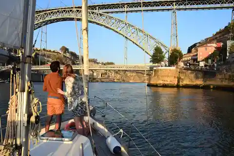 Porto: Cruzeiro no Rio Douro com guia local e bebidas