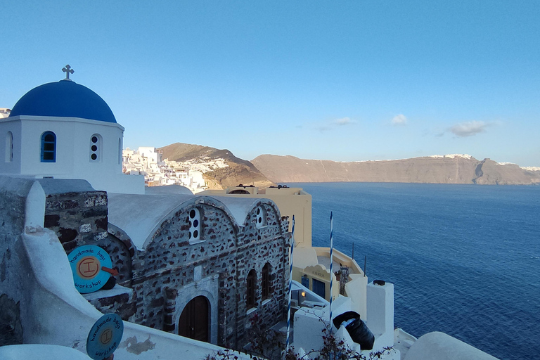 Santorini: noleggia un&#039;auto privata con autista (servizio orario)4 ore di auto e autista