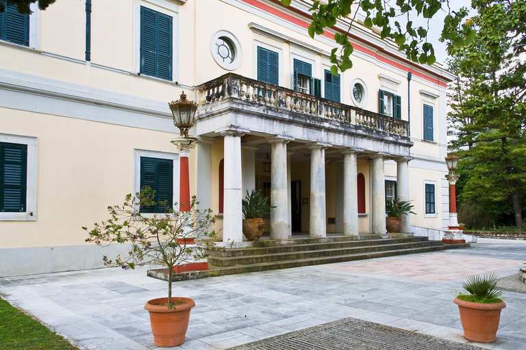 Corfu: Viagem de ônibus para Pontikonisi, Mon Repos Achilleion e nataçãoViagem de 1 dia em ônibus pela costa sudoeste de Corfu