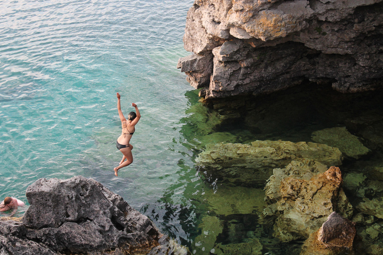 From Toronto: Bruce Peninsula National Park Guided Day Trip Spring, Summer, or Fall Tour with Hiking