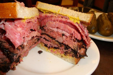 مدينة نيويورك: تناول 4 أطعمة من نيويورك وشاهد 30 جولة سيرًا على الأقدامتناول 4 أطعمة من نيويورك وشاهد