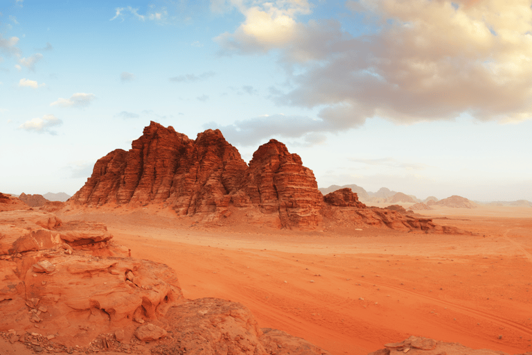 Wadi Rum: Solo Travelers Desert Adventure with Dinner
