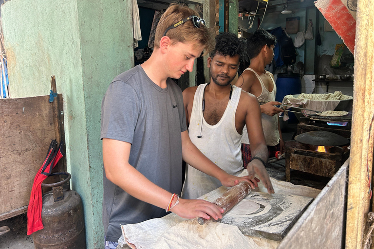 Mumbai: Unique Dharavi Slum Tour with a Local Guide Tour with Hotel Pickup & Drop