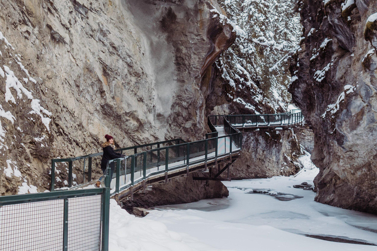 Johnston Canyon Ice Adventure Uma experiência de inverno maravilhoso