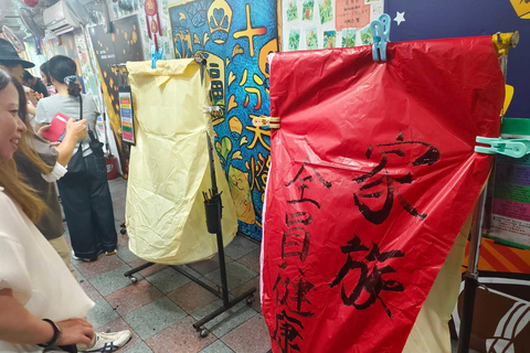 From Taipei: Jiufen and Shifen Day Trip with Guide Bus tour
