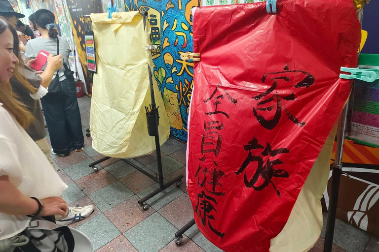 From Taipei: Jiufen and Shifen Day Trip with Guide Bus tour