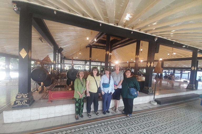 Yogyakarta: Palazzo Reale, spiaggia di Timang e tour al tramonto