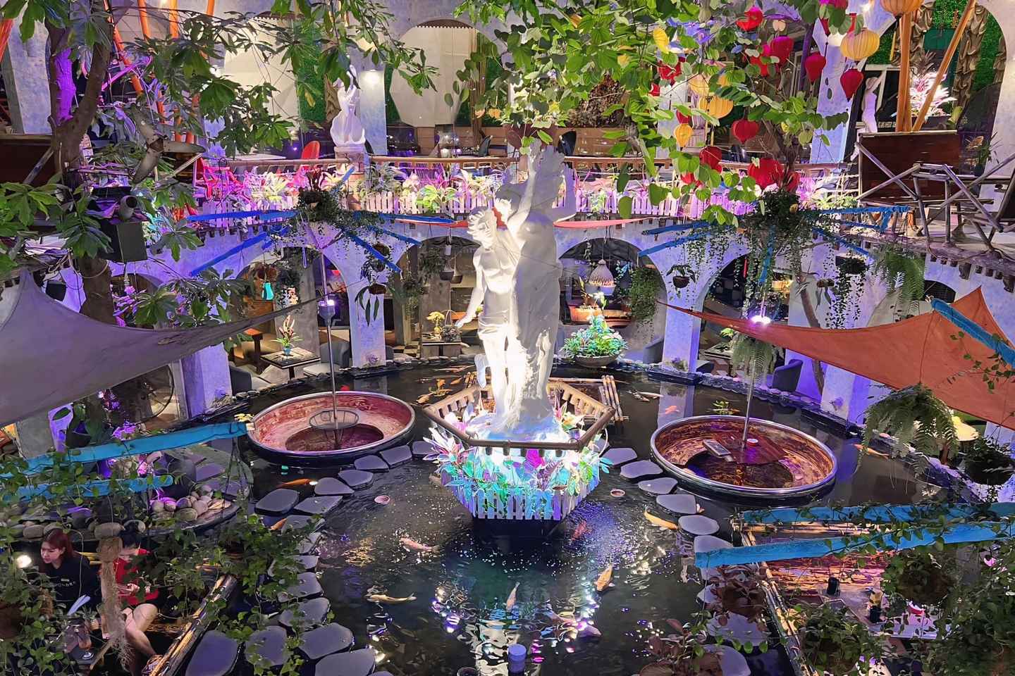 Ho Chi Minh City: Pagodas and Coffee Corners Tour - Join-in Tour - English