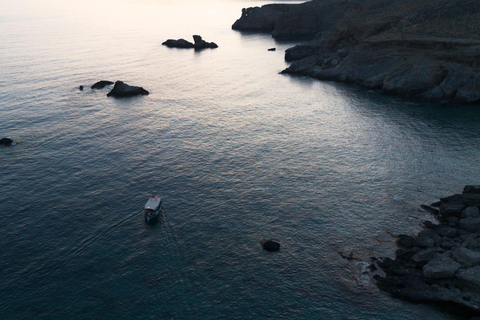 Sfakia: Barracuda fishing at sunset with a professional fisherman Sfakia: Sunset barracuda fishing with a professional fisherman