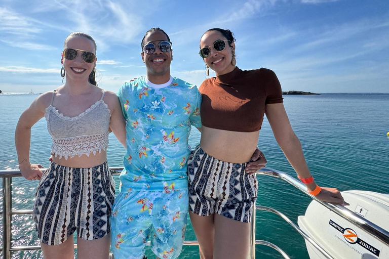Ibiza: excursão de barco de dia inteiro a Formentera com almoço e mergulho com snorkel