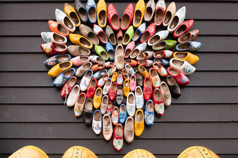 Amsterdam: Tour di un giorno dei mulini a vento di Giethoorn e Zaanse SchansAmsterdam: tour di un giorno ai mulini a vento di Giethoorn e Zaanse Schans