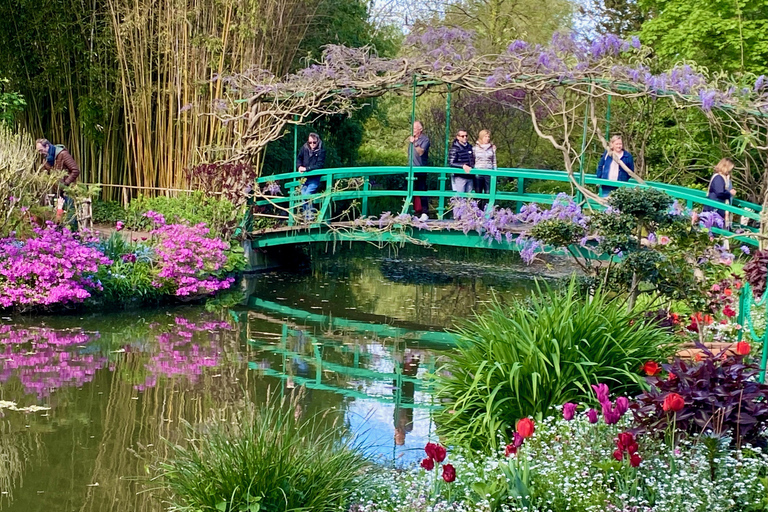 Giverny Half-Day Small-Group Tour from Paris – Max 7 Guests Giverny trip with Hotel Pick up