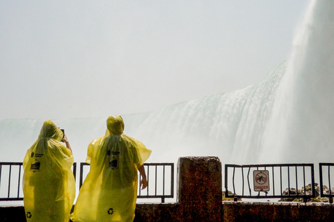 加拿大尼亚加拉瀑布：精华游+乘船巡游加拿大尼亚加拉瀑布之旅：瀑布后方探秘与乘船游览