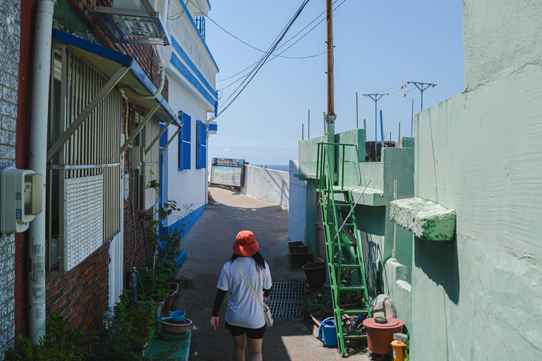 Busan: Power Walk Tour with a Local Mate