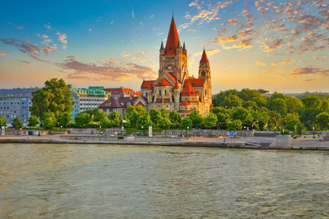 Vienna: 2-Hour Danube Panorama Tour Vienna: Danube Panorama Tour + Strudel
