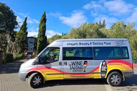 Waiheke Island: Sip and Savor 3 Vineyards Tour with Lunch - Image 3