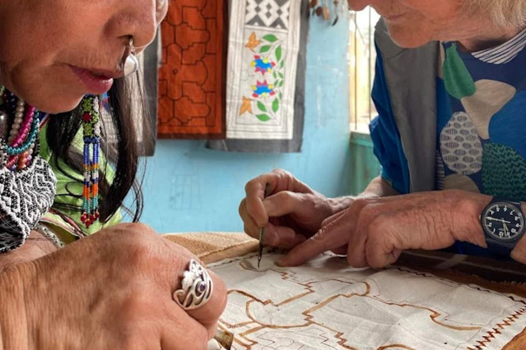 Lima: Cultural activity about the art of Shipibo women in a museum