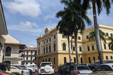 Panama City: Personalized Tour with Local Guide