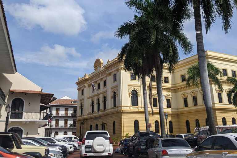 Panama City: Personalized Tour with Local Guide