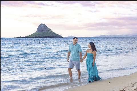 Oahu: Hawaiian Sunset Photoshoot on the Beach Premium Couple