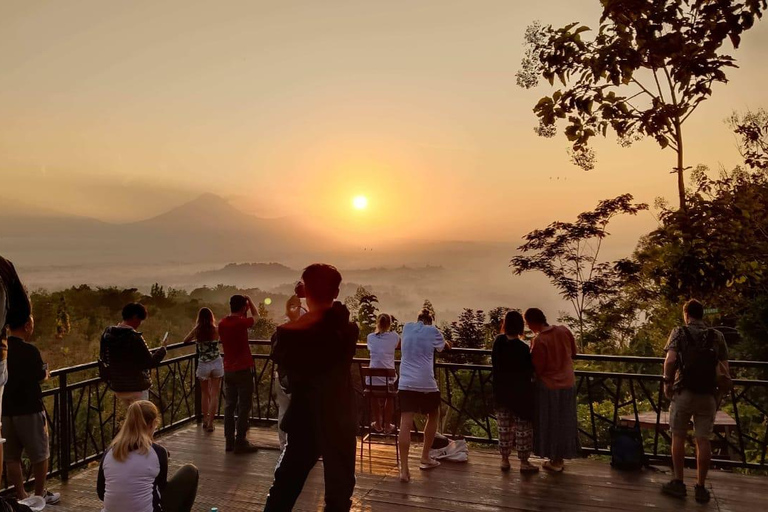 Sunrise Puntukstumbu, Borobudur, Lavatour, Prambanantemple.