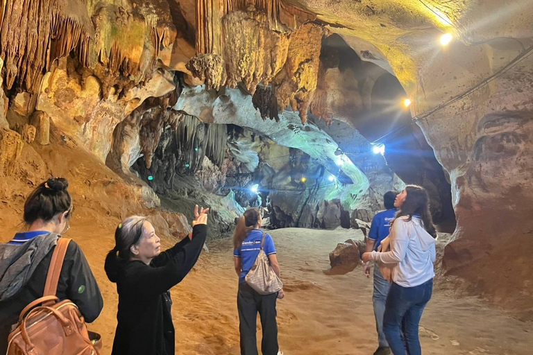 Chiang Dao-grottan och 5 byar med bergsstammar