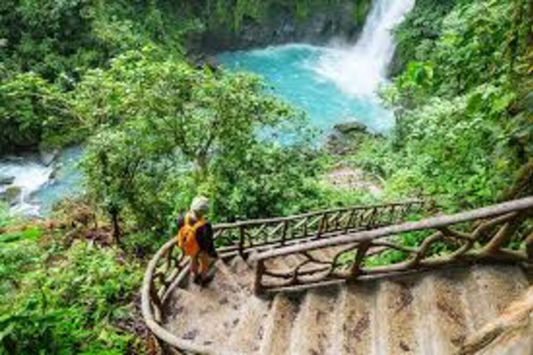 Explore Costa Rica: 4 Days, 3 Volcanoes, 4 Beaches, All Inclusive Explore Costa Rica: 4 Days, 3 Volcanoes, 4 Beaches, All-Inclusive