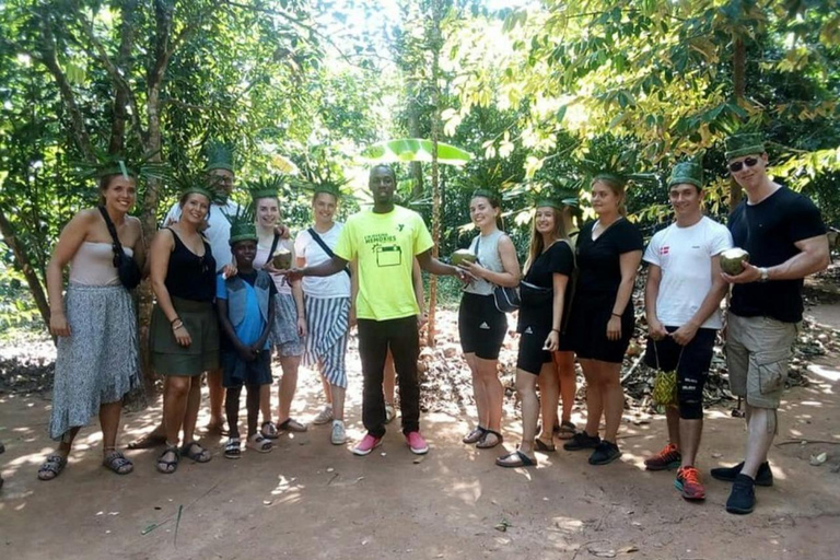 Zanzibar: Wycieczka po farmie przypraw z tradycyjną kuchnią i lunchemWycieczka prywatna bez odbioru z hotelu i transportu powrotnego.