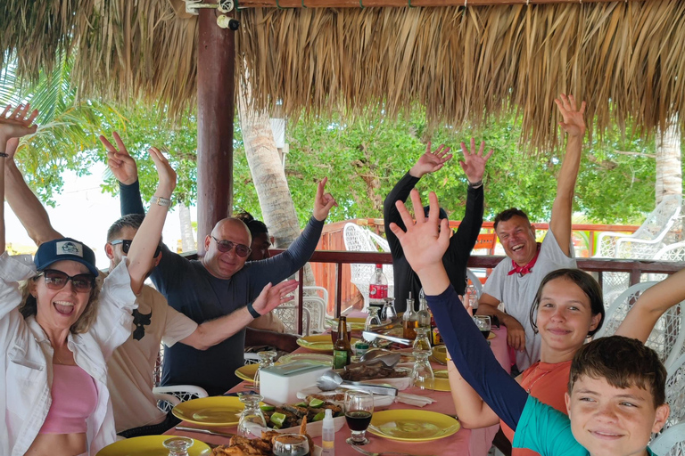 Saona Island: Private Yacht Tour with Lunch & Pickup