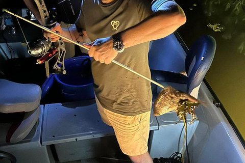 Bolgoda: Nighttime Bowfishing Boat Tour with Equipment