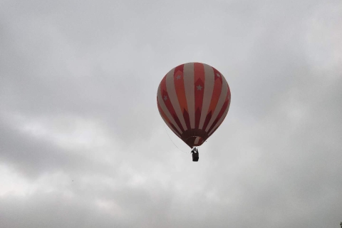 Yangshuo Heißluftballonfahrt Sonnenaufgang Erlebnis TicketPrivate Ballonfahrt für 3-4 Personen (Abfahrt von Guilin)