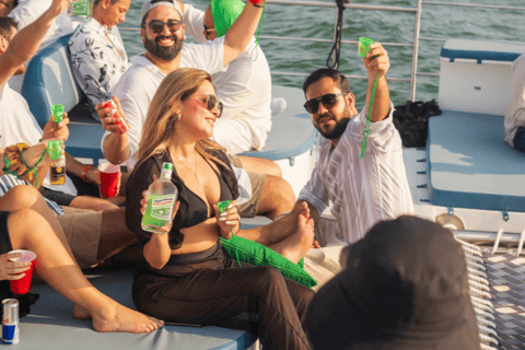 Cartagena: Catamaran Flamante Sunsetplan with Open Bar!