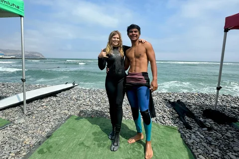 Lima: Aula de surf com equipamento e instrutor