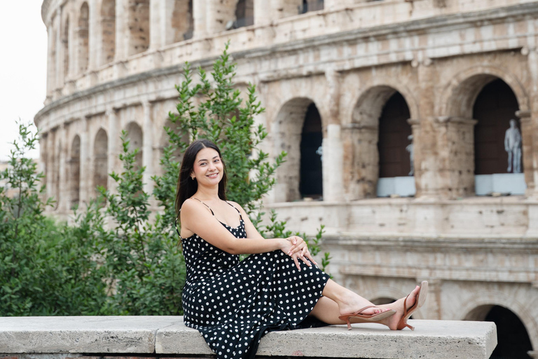 Rome: Private Editorial Shoot at Trevi Fountain or Colosseum Early Morning Trevi Fountain: 30-Minute Private Shoot