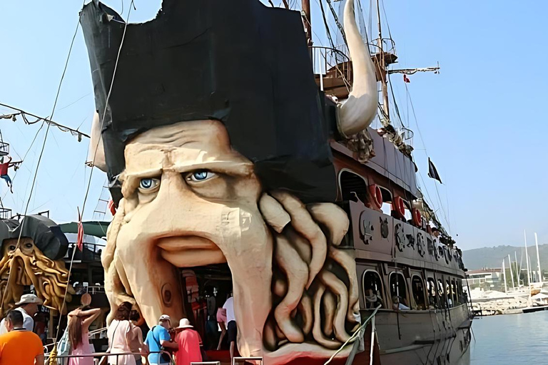 Antalya: Lara Pirate Boat Tour with Lunch & Unlimited Drinks