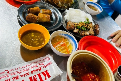 Ho Chi Minh: motocyklowa wycieczka kulinarna z kobietami-kierowcamiWycieczka w małej grupie z odbiorem z hotelu z dzielnic 1, 3 i 4